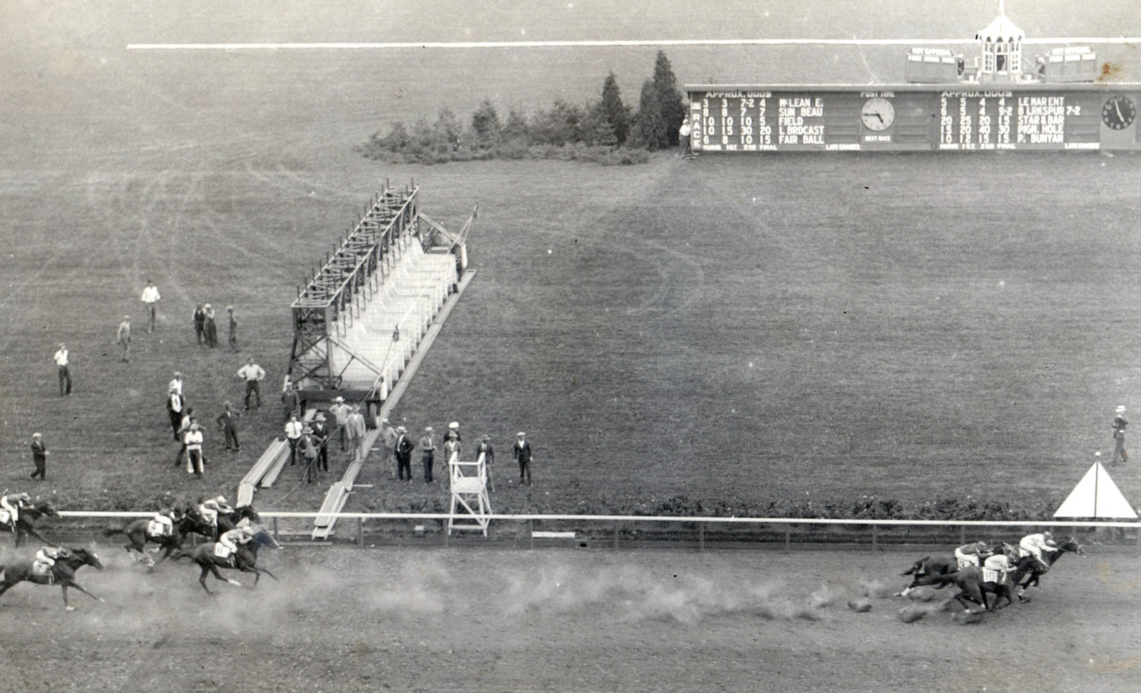 Racing scene from the 1930 Stars and Stripes Handicap at Arlington Park. Blue Larkspur wins; fellow future Hall of Famer Sun Beau finishes third (Museum Collection)