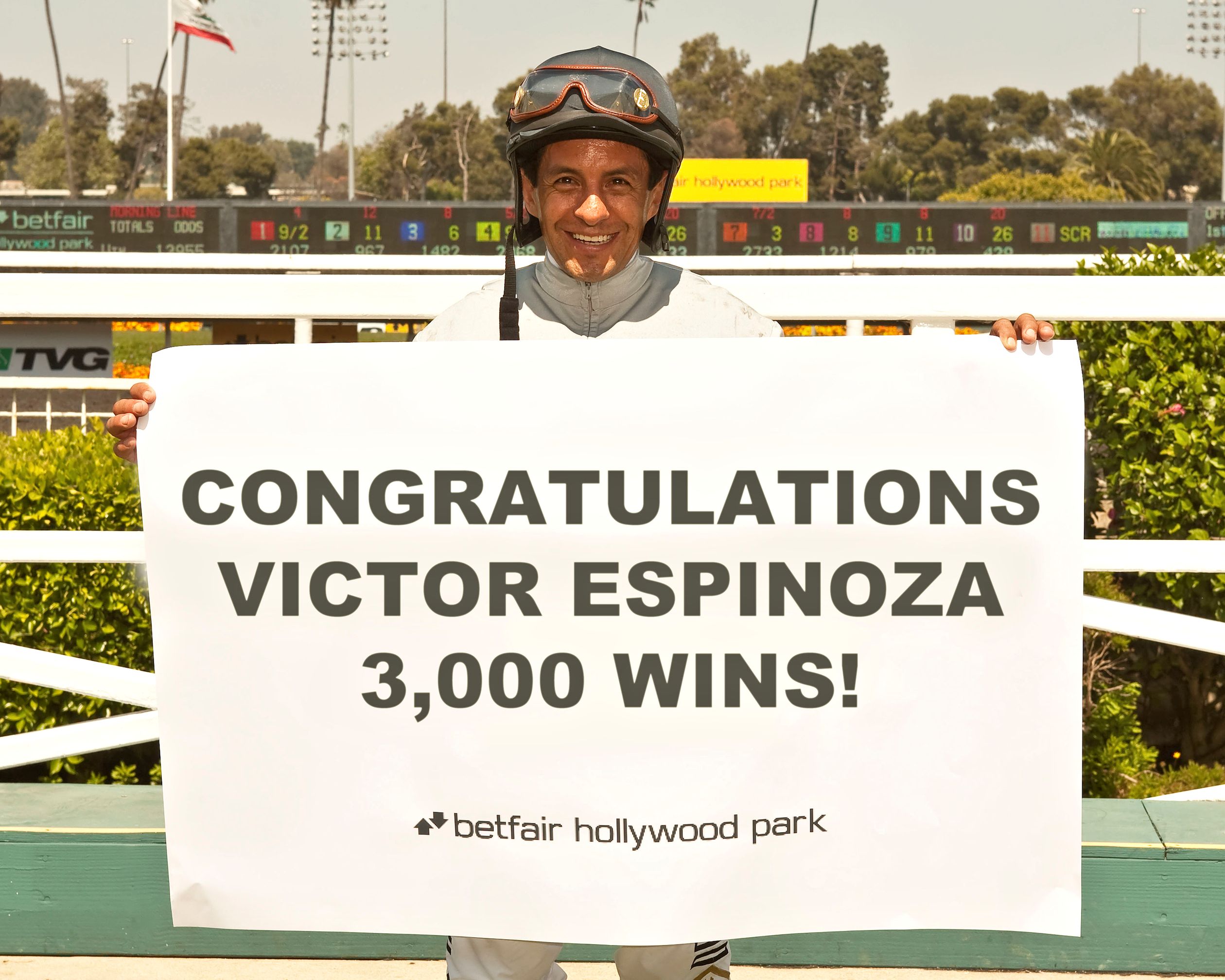 Victor Espinoza (Benoit Photo)