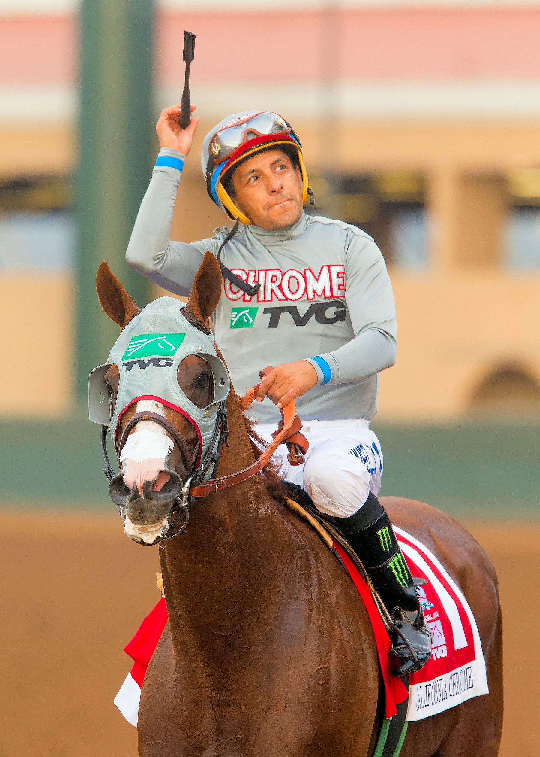 Victor Espinoza aboard California Chrome (Benoit Photo)