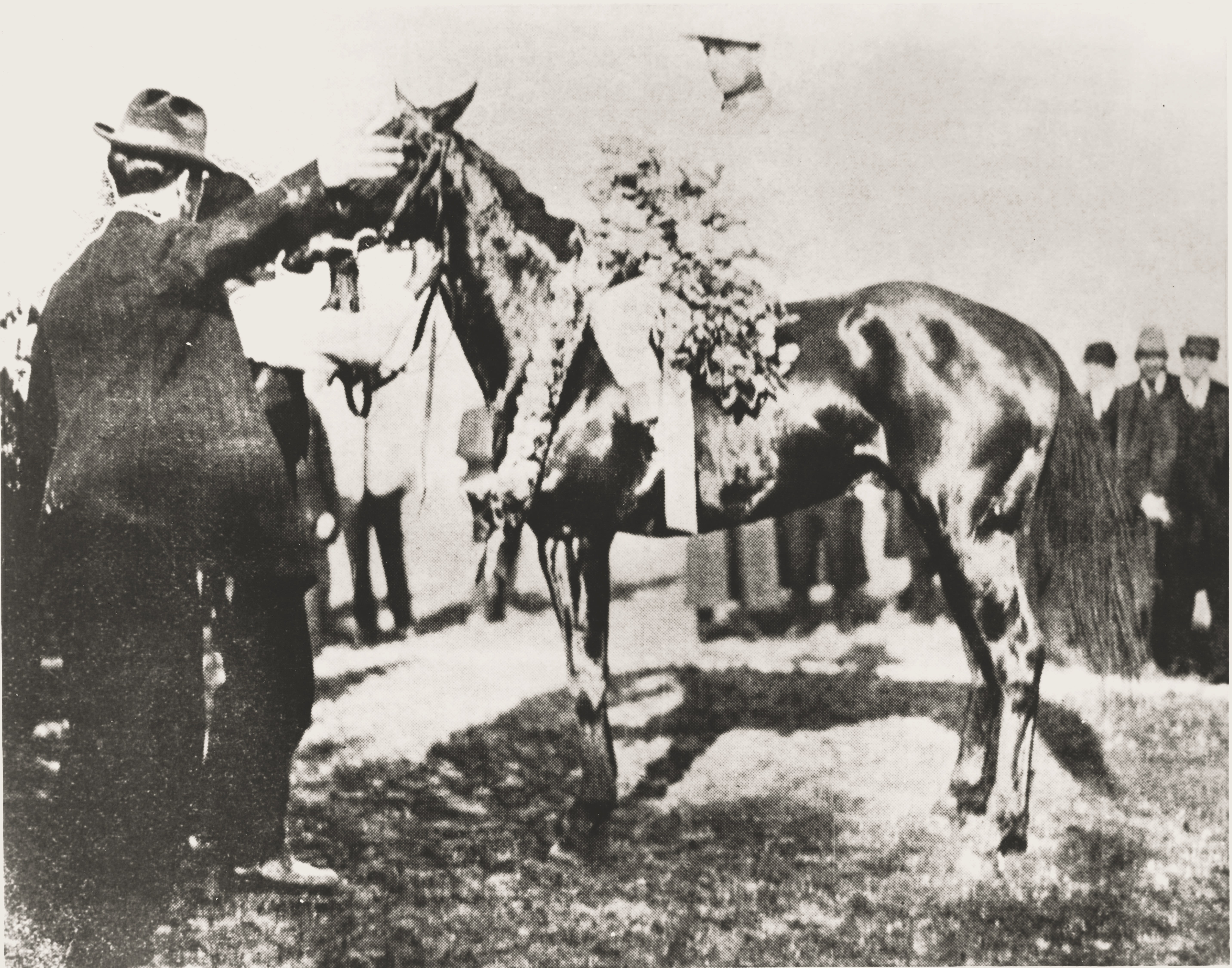 Vincent Powers aboard Wintergreen after winning the 1909 Kentucky Derby (Kentucky Derby Museum)