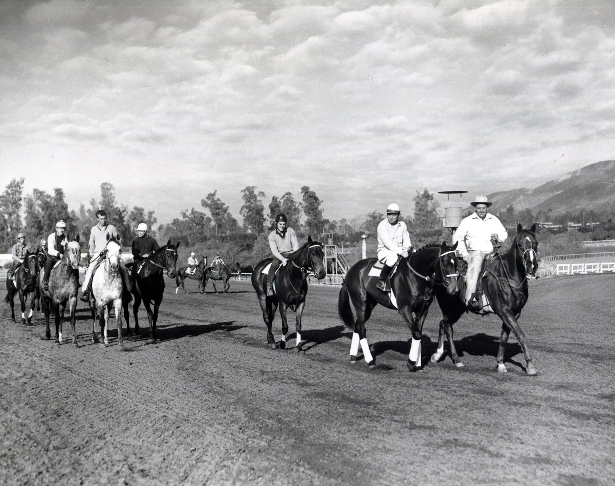 Robert Wheeler leading Tompion onto the track at Santa Anita Park, December 1960 (Bill Mochon/Museum Collection)